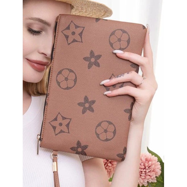 Regina R. Wristlet (Tan)